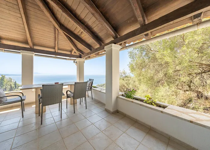 Salvia Βίλα Κατάβολος